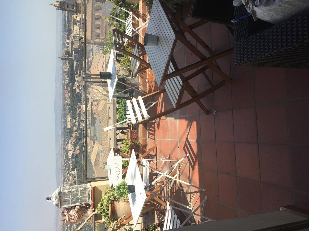Casa Tipica Siciliana Patronale Home Bedandbreakfast Tremetrisoprailcielo Camere Con Vista, Colazione Interna In Terrazzo Panoramico Caltagirone Dış mekan fotoğraf